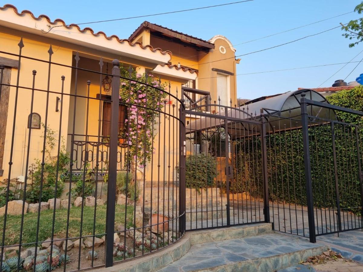 Hostal Las Rosas Salta Kültér fotó