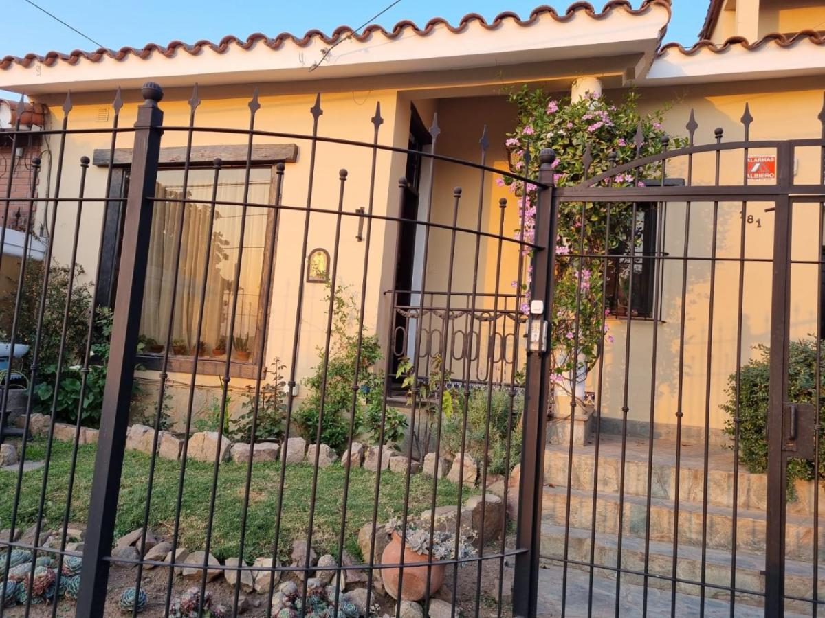 Hostal Las Rosas Salta Kültér fotó
