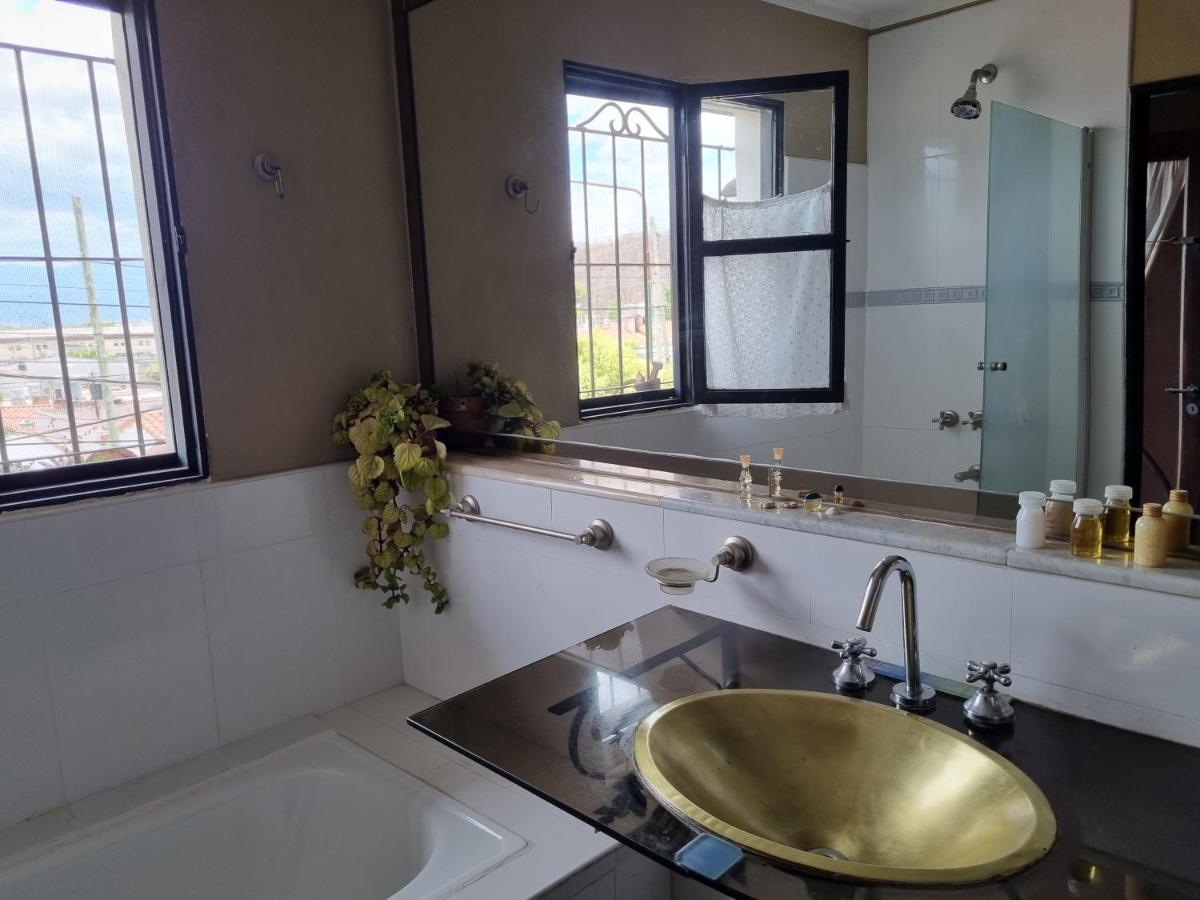 Hostal Las Rosas Salta Kültér fotó