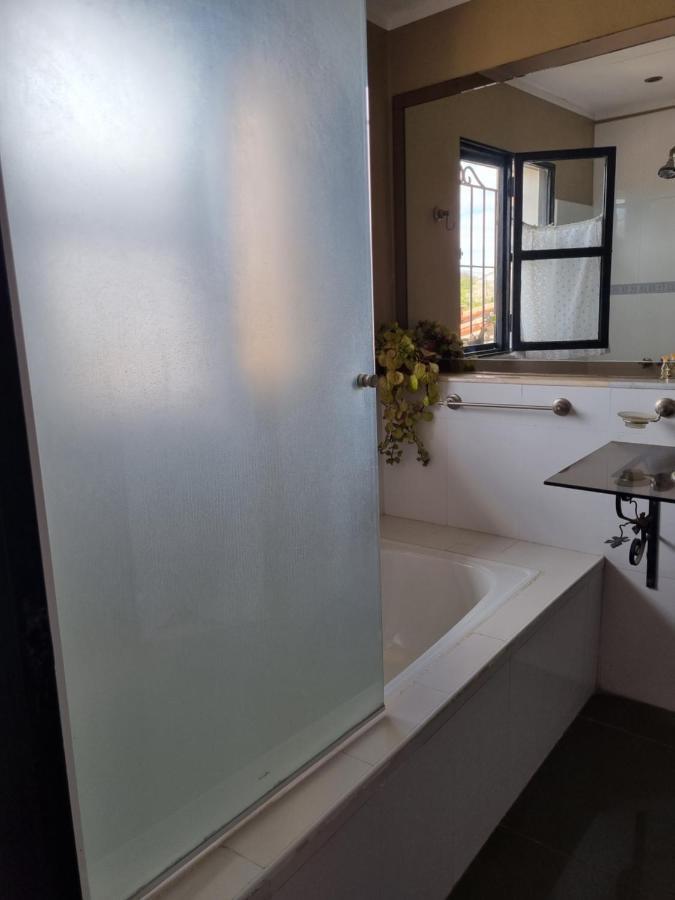 Hostal Las Rosas Salta Kültér fotó