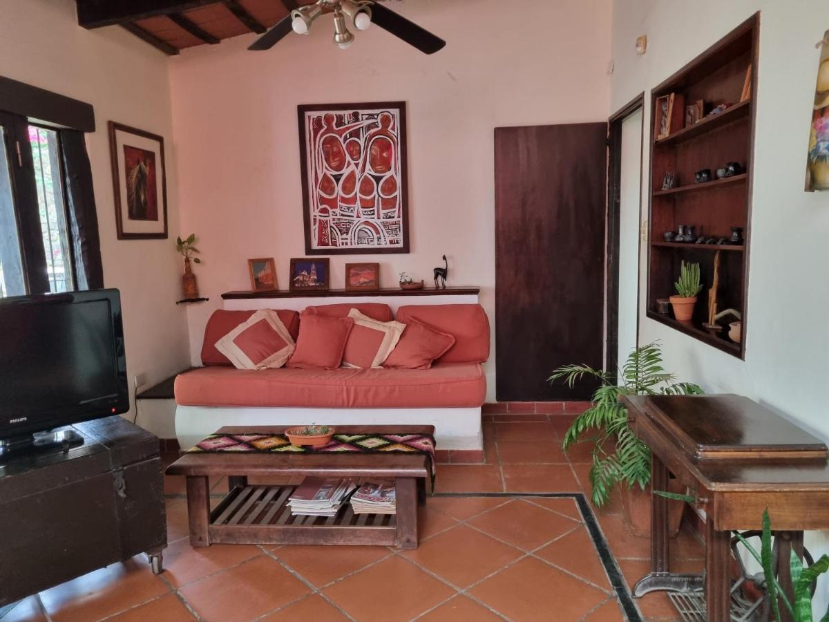 Hostal Las Rosas Salta Kültér fotó